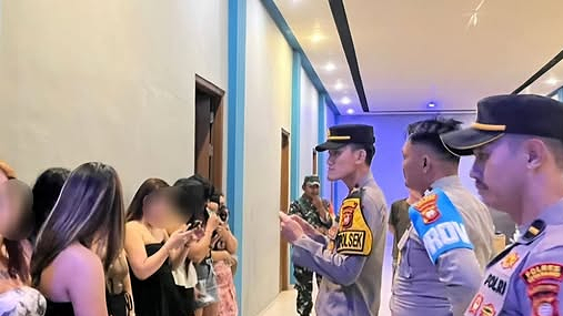 Polres Ketapang dan tokoh masyarakat gelar patroli gabungan di Air Upas.