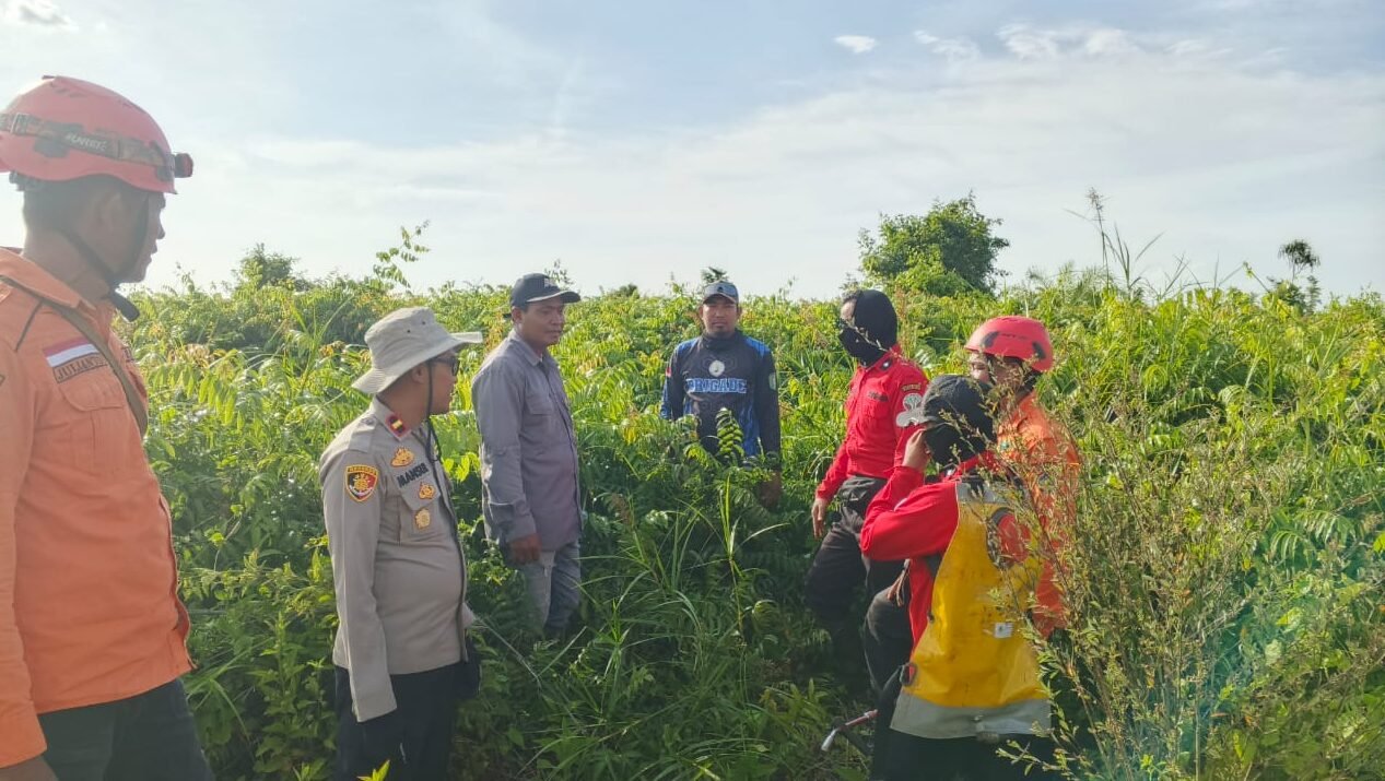 "Titik api terdeteksi di lahan gambut Pulau Maya, Kayong Utara. Tim gabungan terkendala akses saat ground check. BMKG peringatkan suhu panas capai 35°C."