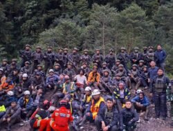 TNI Sukses Evakuasi 18 Karyawan Freeport yang Terisolasi 3 Hari Akibat Ancaman KKB