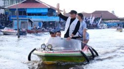 Wabup Kapuas Hulu, Sukardi, membuka Lomba Sampan Bidar Selimbau 2026. Ajang ini melestarikan budaya sungai dan sportivitas. (Dok: @diskominfokapuashulu)