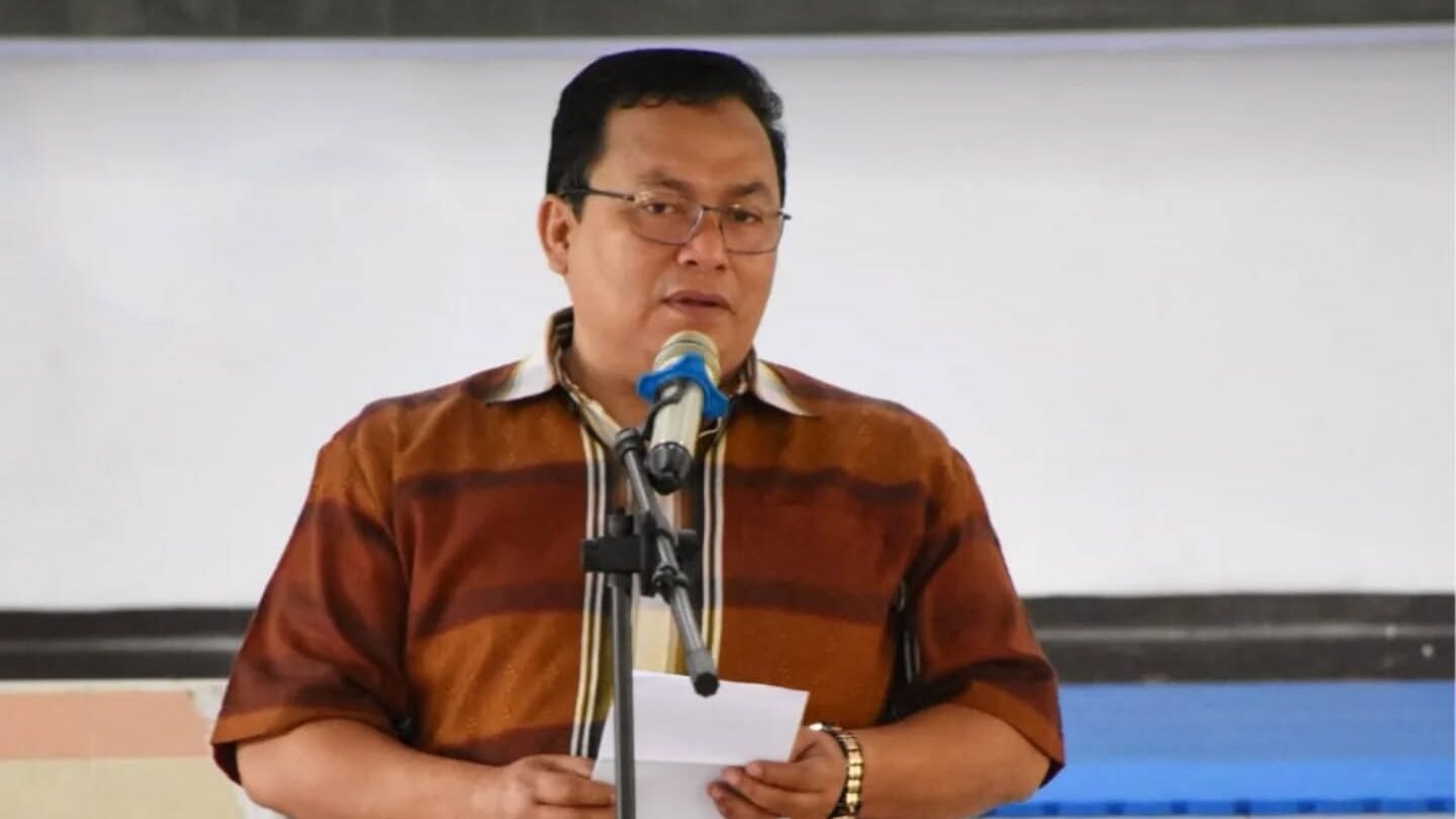 Wakil Bupati Kubu Raya, Sukiryanto, memberikan sambutan saat membuka acara Gashuku Nasional Shorinji Kempo Wilayah Kalimantan Barat di Gedung Graha Pramuka. (Dok. HO/Faktakalbar.id)