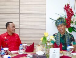 Disambut Adat Tepung Tawar, Mayjen TNI Novi Rubadi Resmi Injakkan Kaki di Bumi Khatulistiwa sebagai Pangdam XII/Tanjungpura