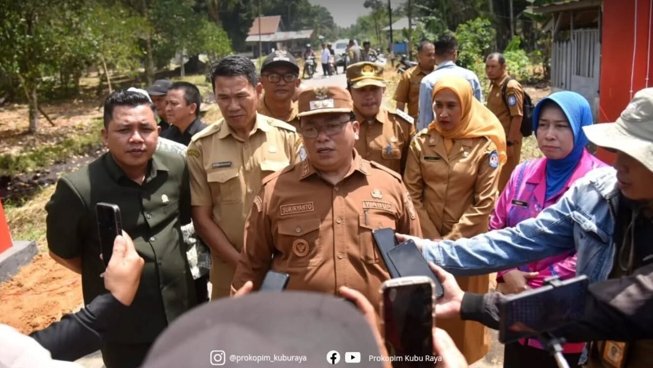 Wakil Bupati Kubu Raya Sukiryanto memberikan keterangan kepada awak media usai menghadiri Musrenbang di Kecamatan Kuala Mandor B. (Dok. HO/Faktakalbar.id)