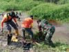 Antisipasi Banjir, Warga dan TNI Bersih-Bersih Sungai di Kawasan Veteran Singkawang