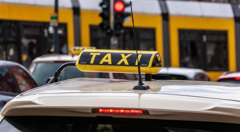 "Thailand, Vietnam, dan Filipina masuk daftar negara dengan kasus penipuan taksi terbanyak di dunia. Simak tips aman agar tidak jadi korban saat berlibur."