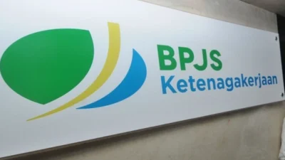 "Simak 5 keunggulan BPJS Ketenagakerjaan bagi pekerja sektor formal maupun informal, mulai dari perlindungan kecelakaan hingga beasiswa pendidikan anak."