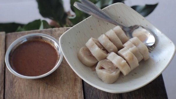 "Catat daftar 6 makanan khas Kapuas Hulu yang menggugah selera. Dari lezatnya kerupuk basah hingga asam pedas ikan tapah yang wajib dicoba pencinta kuliner. "