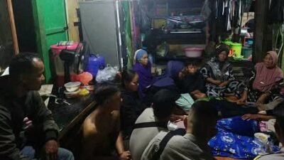 Rumah duka korban pejalan kaki yang meninggal dunia akibat kecelakaan maut di Jalan Lintas Selatan, Dusun Brantas, Desa Riam Piyang, Bunut Hulu, Kapuas Hulu, Jumat (13/2/2026).