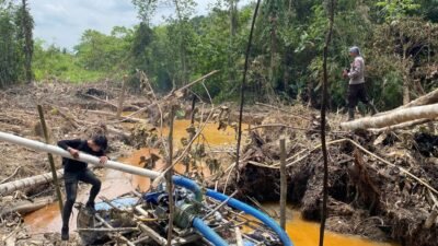 Aparat tertibkan tambang emas ilegal di Desa Berakak akibat Dampak PETI di Sungai Tayan yang merusak kualitas air bersih warga Kecamatan Tayan Hulu.