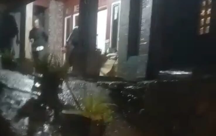 Fenomena tanah bergerak yang melanda Desa Padasari, Kabupaten Tegal, Selasa (3/2).