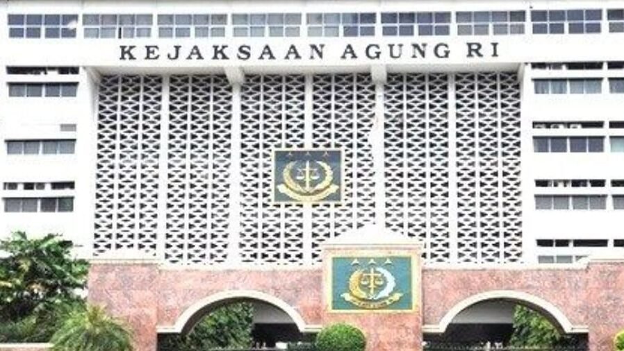 Gedung Kejaksaan Agung RI, dimana pemeriksaan berlangsung mengusut kasus dugaan tindak pidana korupsi tata kelola pertambangan bauksit periode 2017-2023. (Dok. Ist)