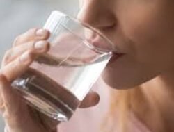 Waspada Kekurangan Cairan dan Elektrolit Berisiko Picu Gangguan Irama Jantung