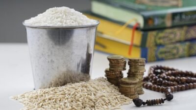 Kanwil Kemenag menetapkan zakat fitrah 2026 Kalbar sebesar 2,7 kg beras per jiwa.