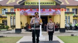 Kapolres Singkawang AKBP Dody Yudianto Arruan saat memberikan arahan kepada personel gabungan untuk memastikan situasi tetap kondusif selama rangkaian perayaan Imlek dan Cap Go Meh 2026 di Kota Singkawang.
