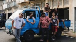 Para personel Orkes Bahagia Pontianak