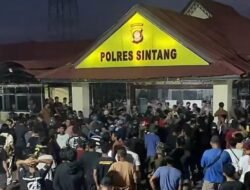 Ratusan Penambang Kepung Polres Sintang, Tuntut Rekan Dibebaskan