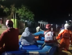 Sungai Cilutung Meluap, Ratusan Rumah di Tomo Sumedang Terendam Banjir