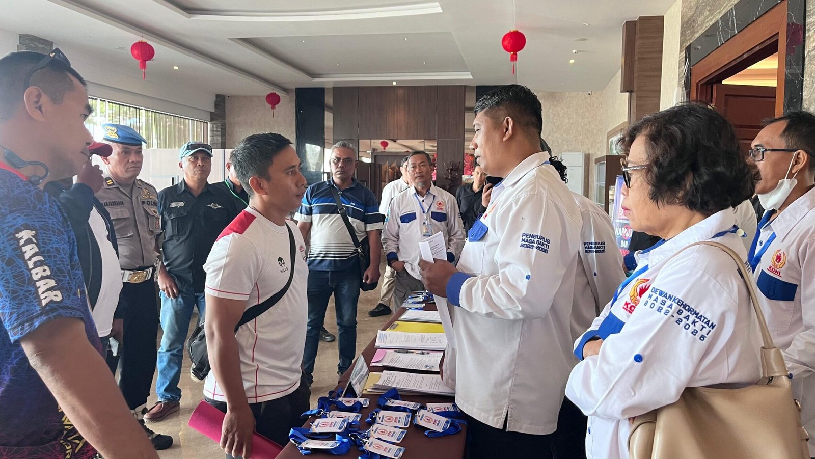 Sekretaris KONI Kubu Raya Rusdi saat menjelaskan kepada peserta musorkab