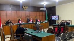 Suasana persidangan tindak pidana korupsi yang digelar di Pengadilan Tipikor Pontianak terkait kasus penyalahgunaan dana proyek desa. (Foto: Dok. Ist)