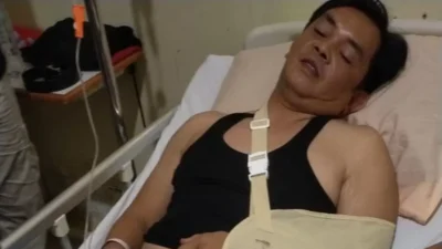 Wakil Wali Kota Singkawang, Muhammadin, saat sedang mendapatkan perawatan medis di RSUD Abdul Aziz usai mengalami insiden kecelakaan. (Dok. Ist)