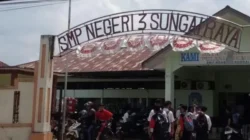 Gerbang Masuk SMP Negeri 3 Kecamatan Sungai Raya.