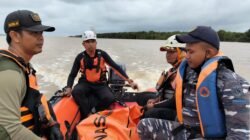"ABK KM Dharma Ferry II yang jatuh di Sungai Delta Pawan Ketapang ditemukan meninggal dunia pada hari ketiga pencarian. Simak kronologi jatuhnya korban. "