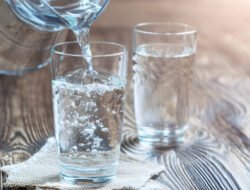 Rumus Minum Air Putih Cegah Dehidrasi Saat Puasa