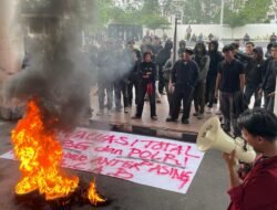 Mahasiswa Se-Kalimantan Barat Gelar Aksi di DPRD Provinsi, Sampaikan Delapan Tuntutan