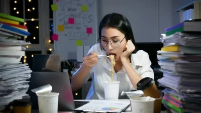 "Bukan karena malas, ini 5 alasan mengapa Gen Z memilih slow living. Mulai dari menolak hustle culture, prioritas mental health, hingga realitas ekonomi."