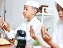 Taktik Mengajarkan Anak Berpuasa Tanpa Rasa Terpaksa