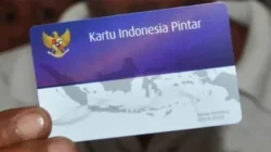 "Pemerintah mengalokasikan Rp15,32 triliun untuk KIP Kuliah 2026. Simak perubahan distribusi kuota kampus yang kini berbasis data DTSEN desil 1-4."