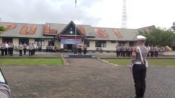 Apel Gelar Pasukan Operasi Keselamatan Kapuas 2026 di halaman Mapolres Sambas yang dihadiri oleh personel TNI, Polri, dan instansi terkait, Senin (02/02/2026).