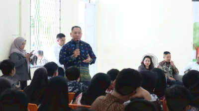 "Hotel Aston dan Neo Gajah Mada berkolaborasi dengan KPAD Pontianak gelar sosialisasi anti bullying di SMPN 11. Gerakan Berani Baik ajak siswa ciptakan sekolah aman."