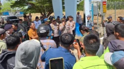 audiensi TKBM Bina Mulia dan KUPP Teluk Batang terkait perselisihan kontrak kerja.