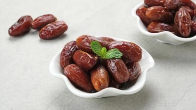 "Jangan sampai kehabisan! Inilah 6 daftar bahan dapur yang wajib ada di rumah selama bulan suci Ramadhan untuk memudahkan persiapan menu sahur dan berbuka puasa."