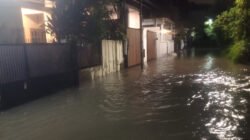 Perumahan tergenang banjir di Tangerang Selatan. (Dok: HO/Faktakalbar.id)