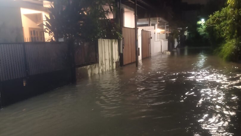 Perumahan tergenang banjir di Tangerang Selatan. (Dok: HO/Faktakalbar.id)