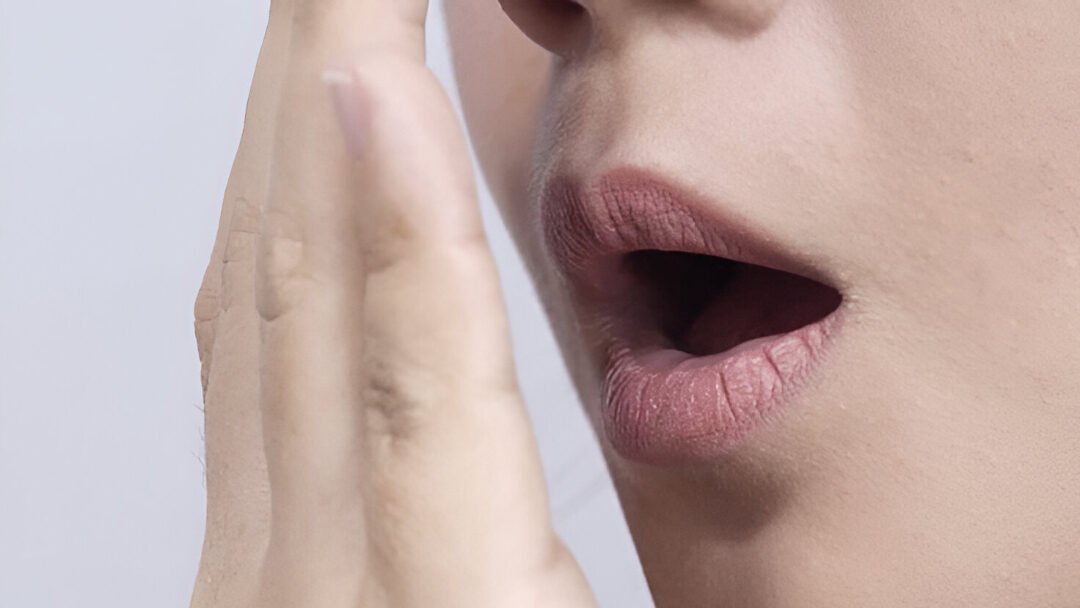 Ilustrasi - Masalah bau mulut sering kali menjadi kendala utama yang menurunkan rasa percaya diri saat Anda harus berinteraksi dengan rekan kerja atau klien selama Ramadan. (Dok. Ist)