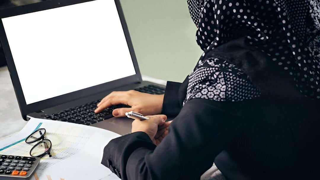 Ilustrasi - Bekerja dalam kondisi berpuasa menuntut Anda untuk mengelola energi otak secara lebih efisien daripada hari biasanya. (Dok. Ist)