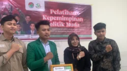 "BEM se-Kalimantan gelar pelatihan di Pontianak untuk cetak pemimpin muda berintegritas. Hadirkan KPU hingga DPRD, dorong mahasiswa perkuat political literacy."