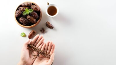 Ilustrasi - Proses puasa memicu mekanisme autofagi yang membantu tubuh membuang sel rusak dan mempercepat regenerasi sel baru secara alami dan ilmiah. (Dok. Ist)