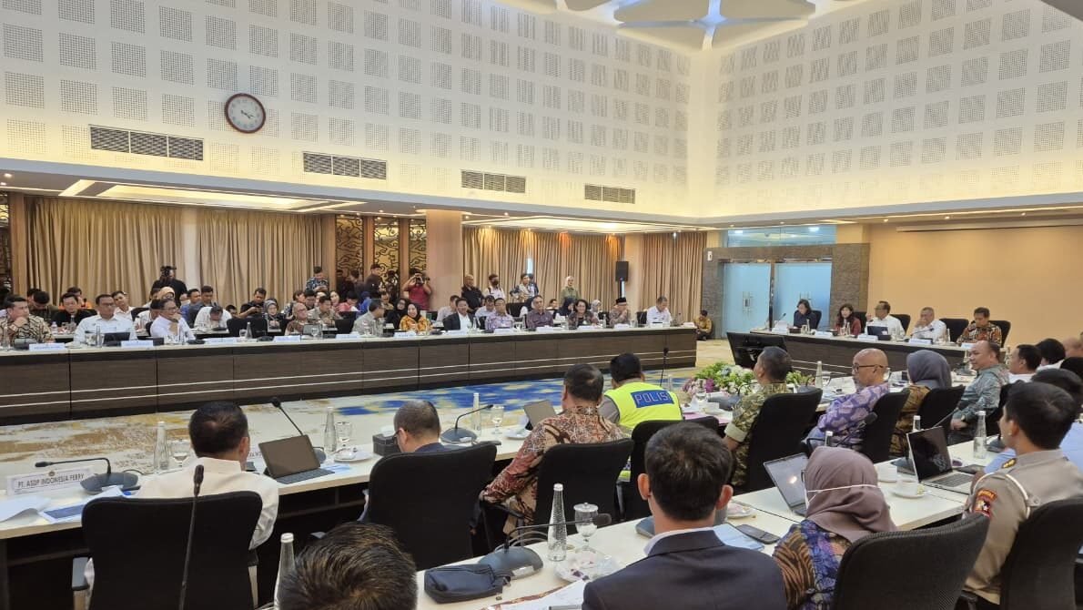 Rapat Tingkat Menteri di Jakarta, Kamis (12/2/2026). BNPB siapkan langkah Mitigasi Bencana Idul Fitri 2026 untuk amankan 100 juta pemudik. (Dok. HO/Faktakalbar.id)