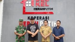 Bupati Ketapang Alexander Wilyo saat melakukan peninjauan langsung progres pembangunan gedung Koperasi Desa Merah Putih di wilayah Kecamatan Nanga Tayap, Selasa (24/2/2026).