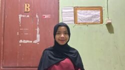 "Dahlia, mahasiswi asal Natuna di Untan Pontianak, membagikan pengalamannya menjalani ibadah Ramadhan jauh dari keluarga, mulai dari urusan sahur hingga kendala transportasi ke masjid. "