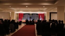 Suasana acara puncak Commweek Celebrate 2025 yang digelar Program Studi Ilmu Komunikasi Universitas Tanjungpura di Khatulistiwa Ballroom, Hotel Transera Pontianak. (Dok. HO/Faktakalbar.id)