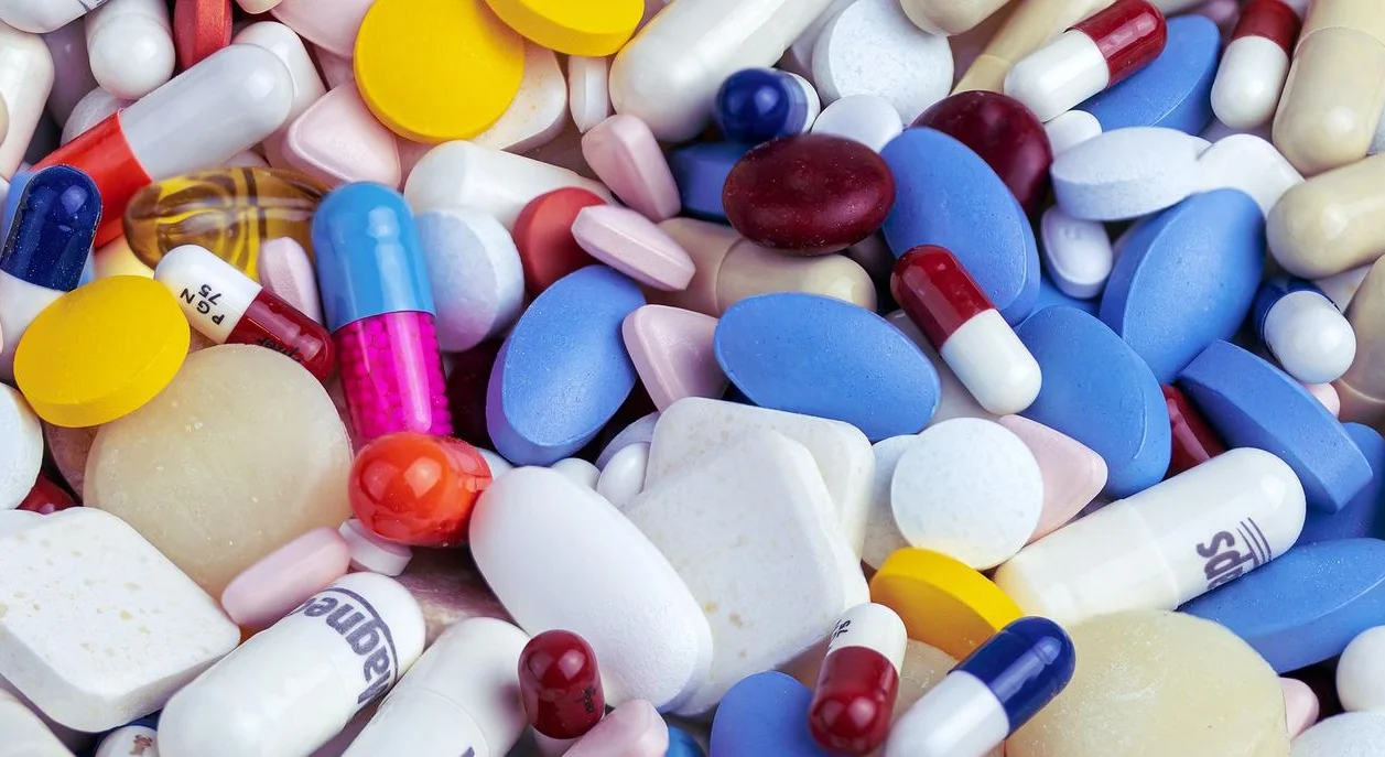 "BPOM merilis daftar 8 obat yang marak dipalsukan di awal 2026. Mulai dari Ponstan hingga Viagra, kenali bahayanya bagi kesehatan sebelum membeli."