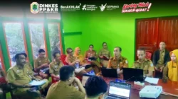 Jajaran Dinkes PP dan KB Kabupaten Kapuas Hulu saat mengikuti pendampingan penyusunan manajemen risiko tahun 2026 di Inspektorat. (Dok. HO/Faktakalbar.id)