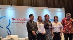 Para narasumber dalam diskusi bertema "Navigating AI in Newsrooms" yang diselenggarakan di Jakarta. (DOk. HO/Faktakalbar.id)