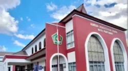 "Kepala Kantor Kemenhaju Pontianak diduga menyerang Ketua KBIHU saat rapat. Korban lapor Polresta Pontianak terkait dugaan kekerasan fisik. Simak kronologinya."