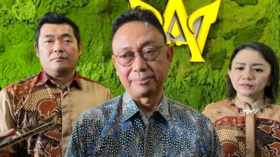 "Edi Kamtono berencana menambah fasilitas olahraga dan jogging track baru di Pontianak. Pemkot sedang mencari lahan untuk sarana rekreasi keluarga dan olahraga prestasi."